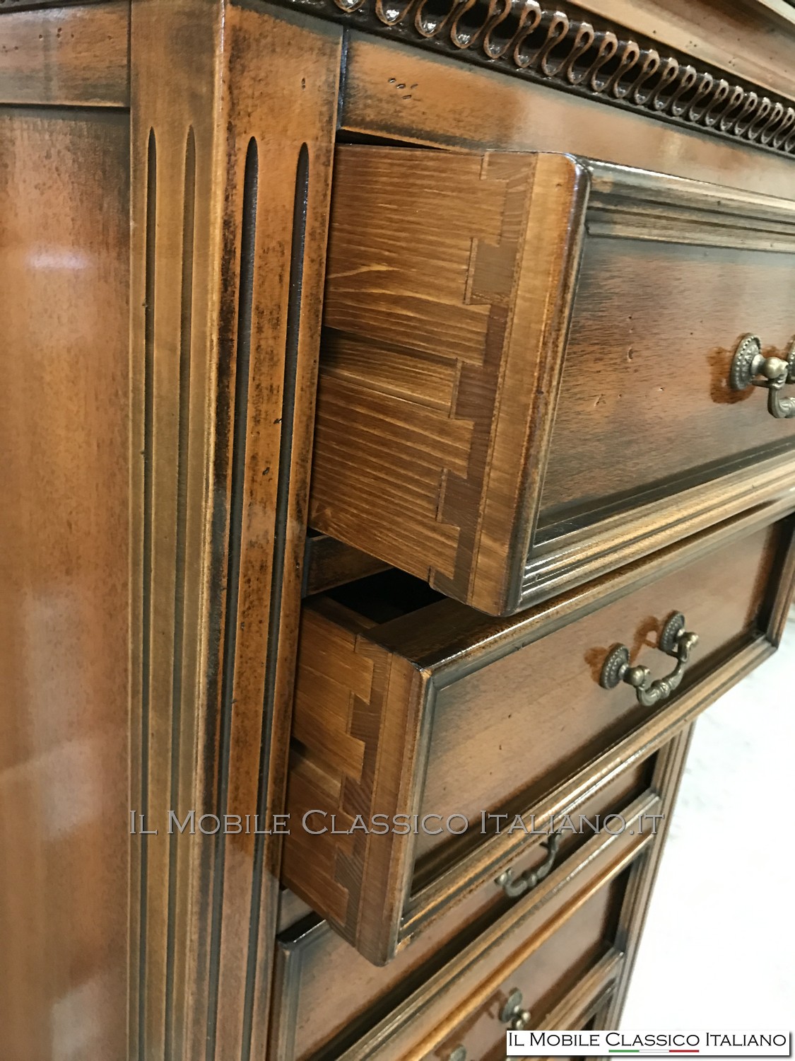 Cassettiera classica legno personalizzata